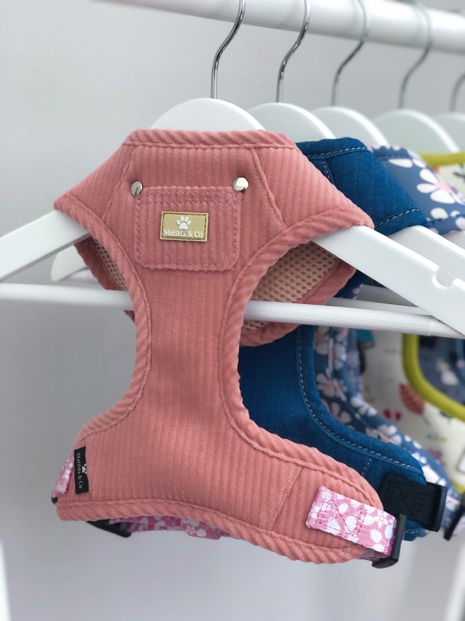 "La Vie En Rose" Adjustable Harness image 0