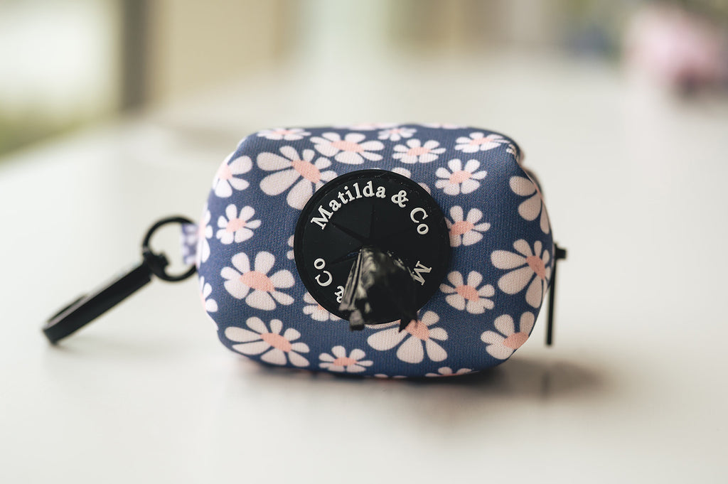 Fresh as a daisy' Poop Bag Holder image 1